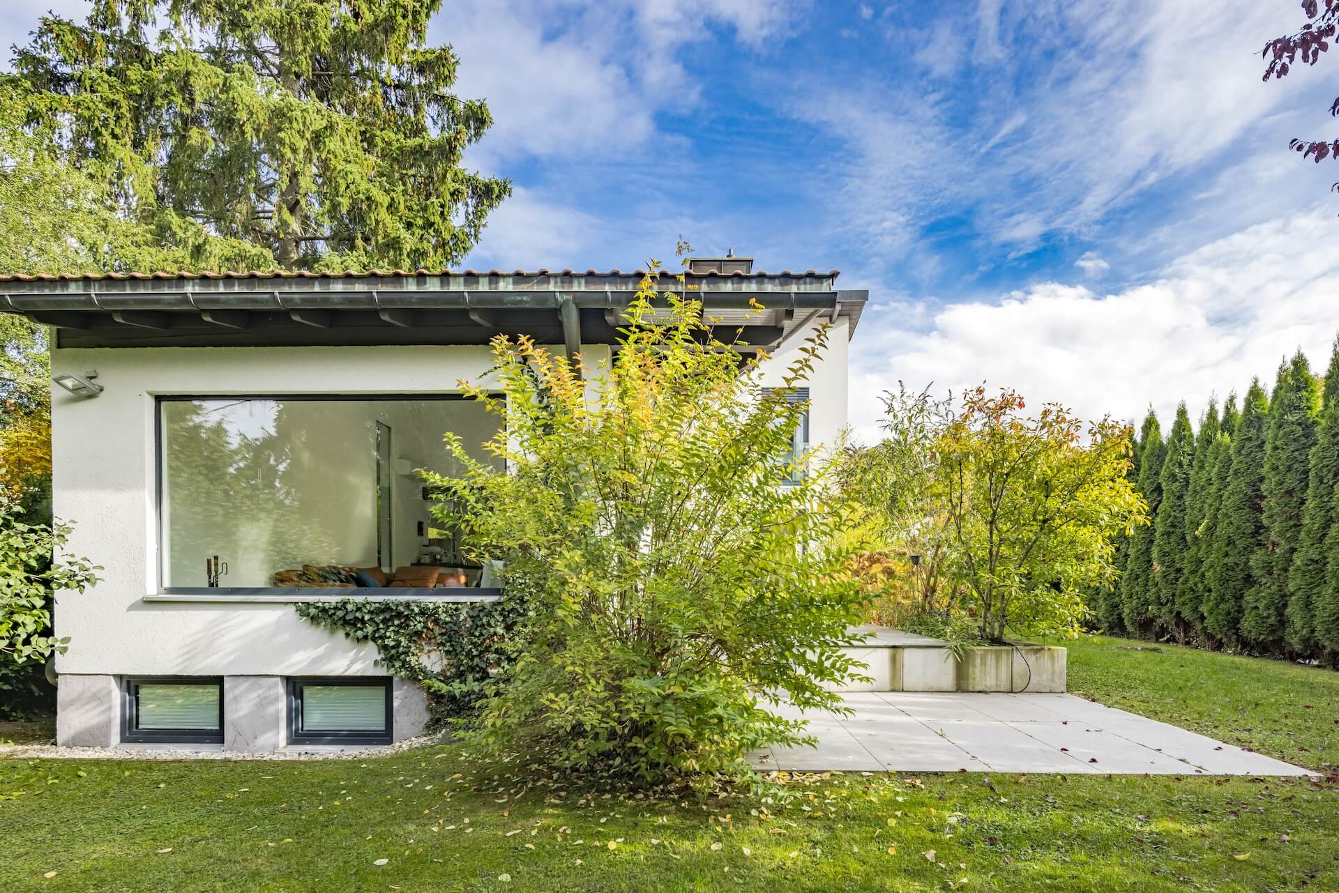 Blick vom Garten Richtung Wohnzimmer