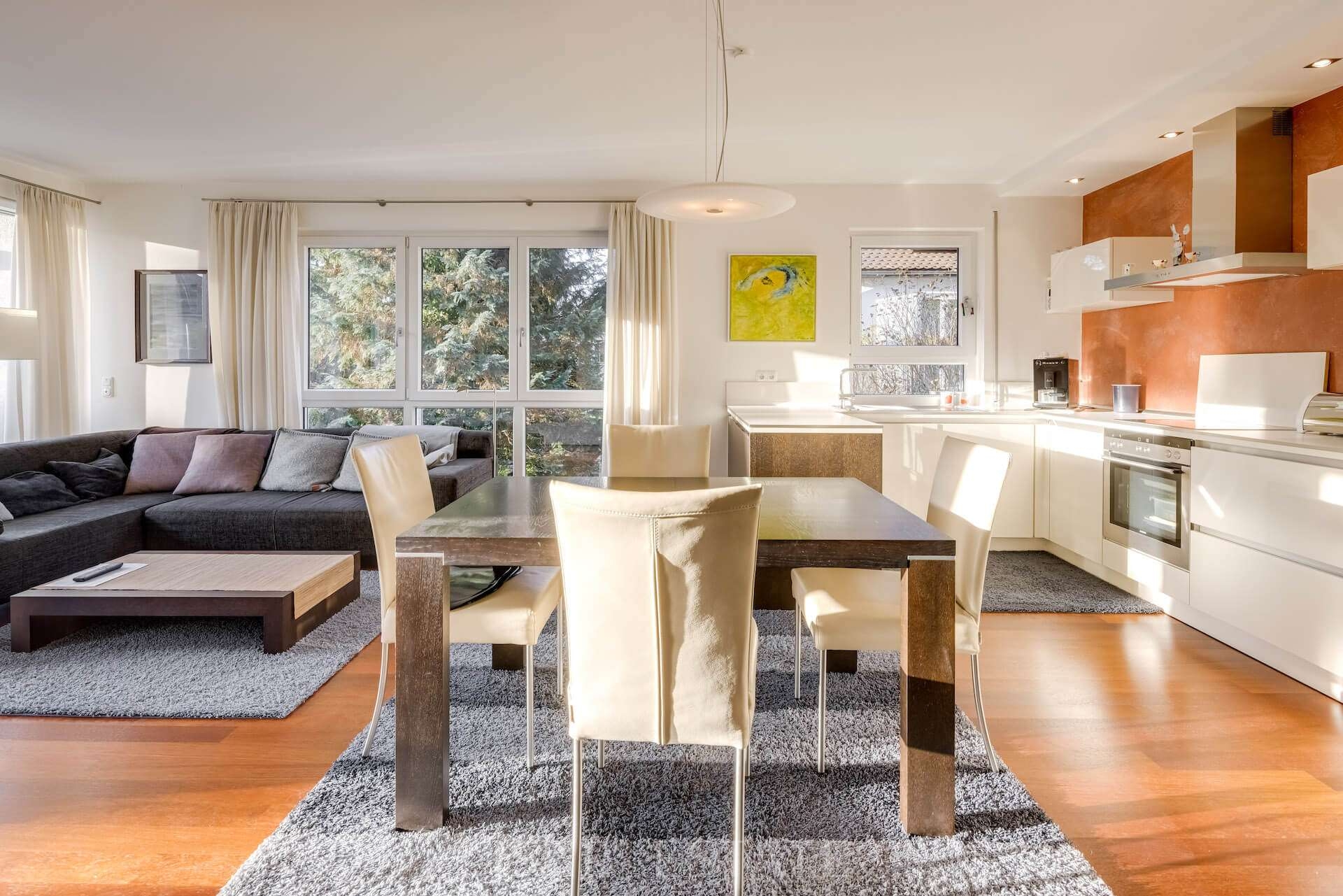 Essbereich mit Küche