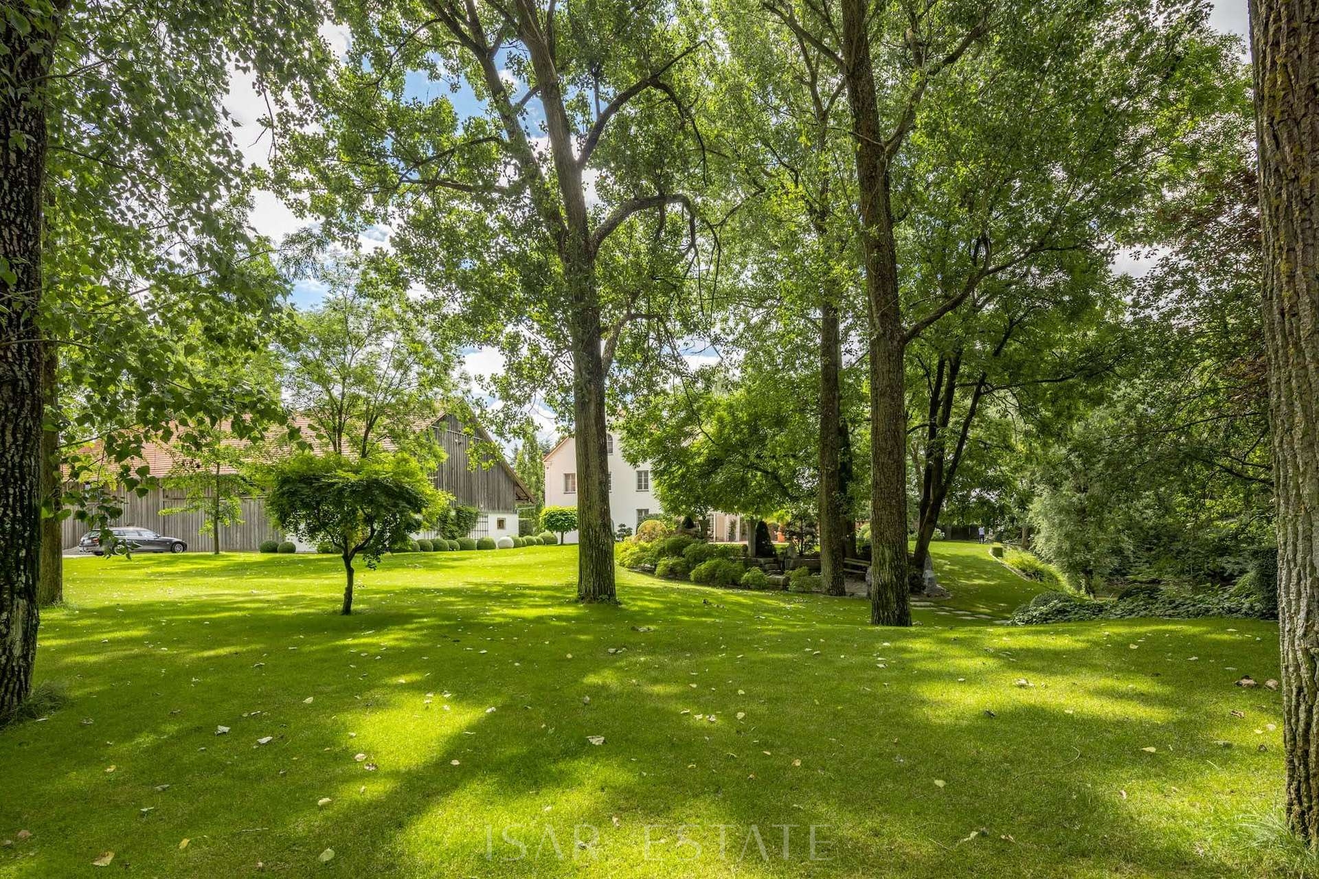 Parkanlage mit altem Baumbestand